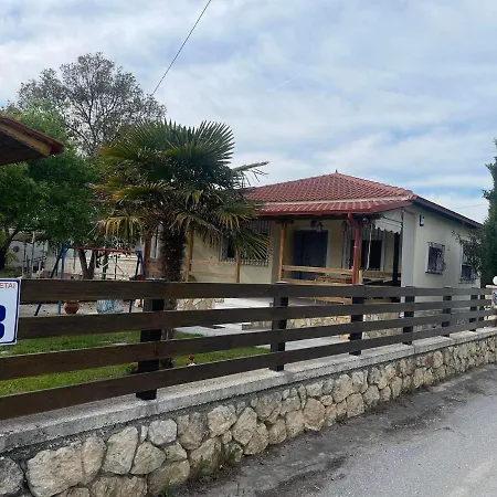 Country house Karaiskaki Beach House