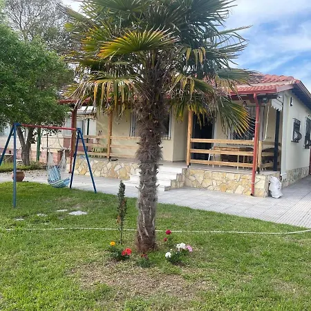Karaiskaki Beach House Country house *