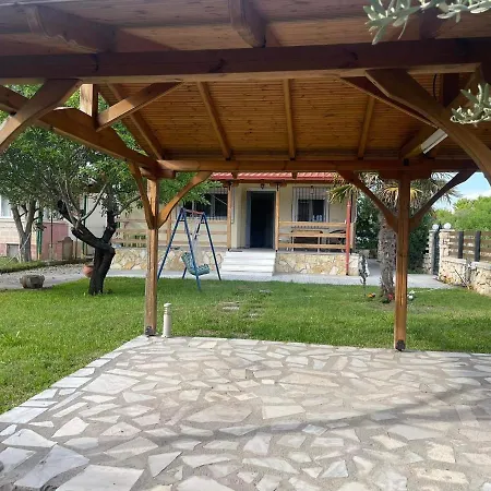 Karaiskaki Beach House Летний дом Nea Kallikrateia